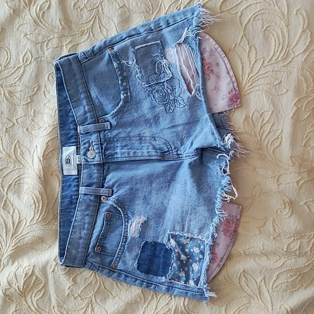 Lucky x Laura Ashley Distressed jean shorts, 6/28